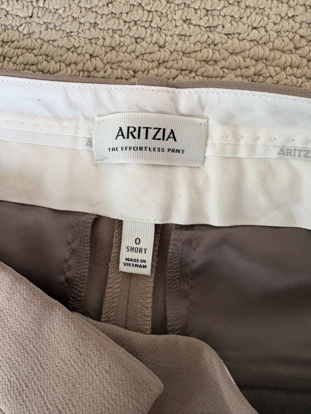 Aritzia The Effortless Pant - Picture 2 of 3